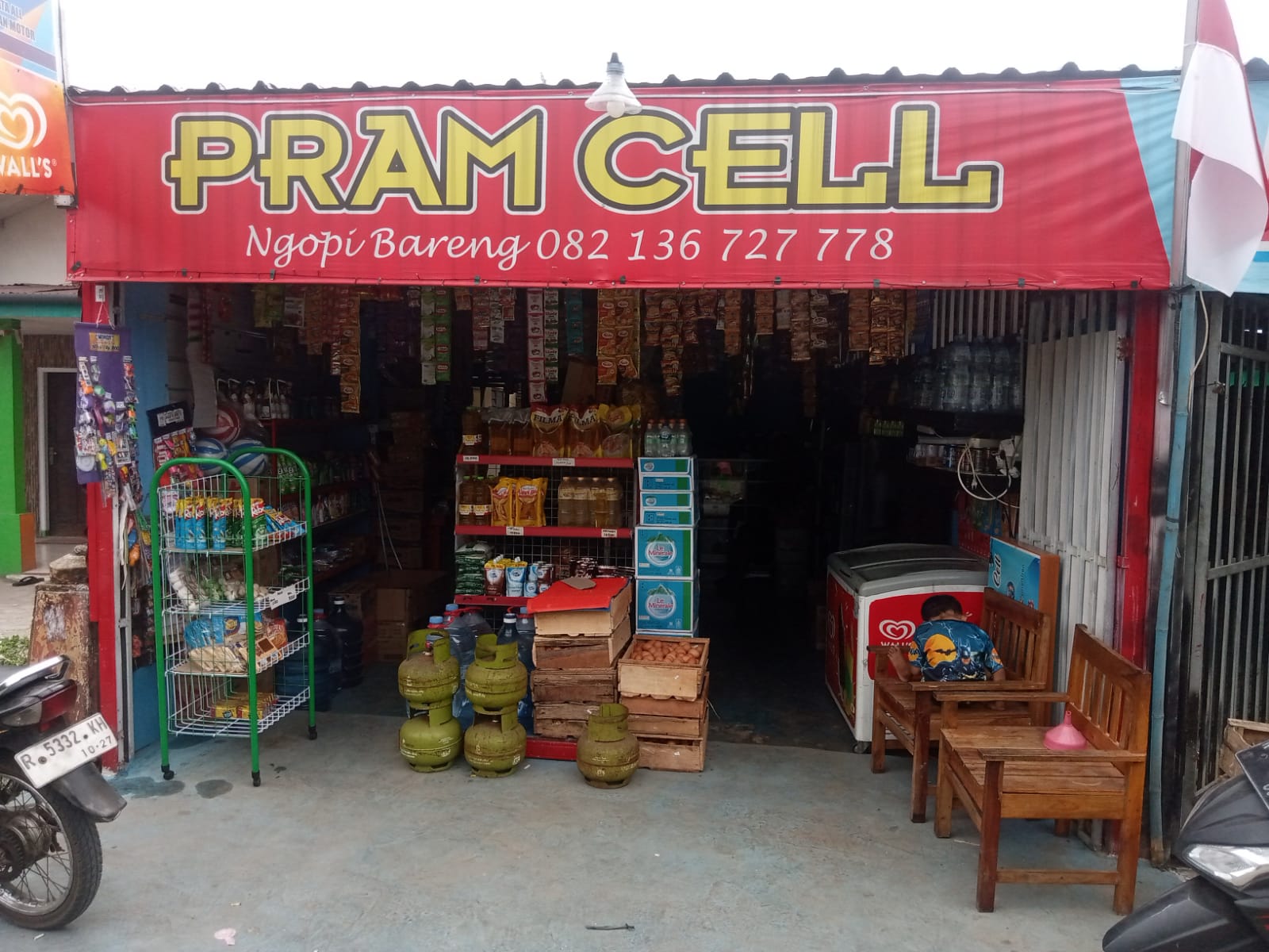 Toko Pram Agen Galon Le Minerale