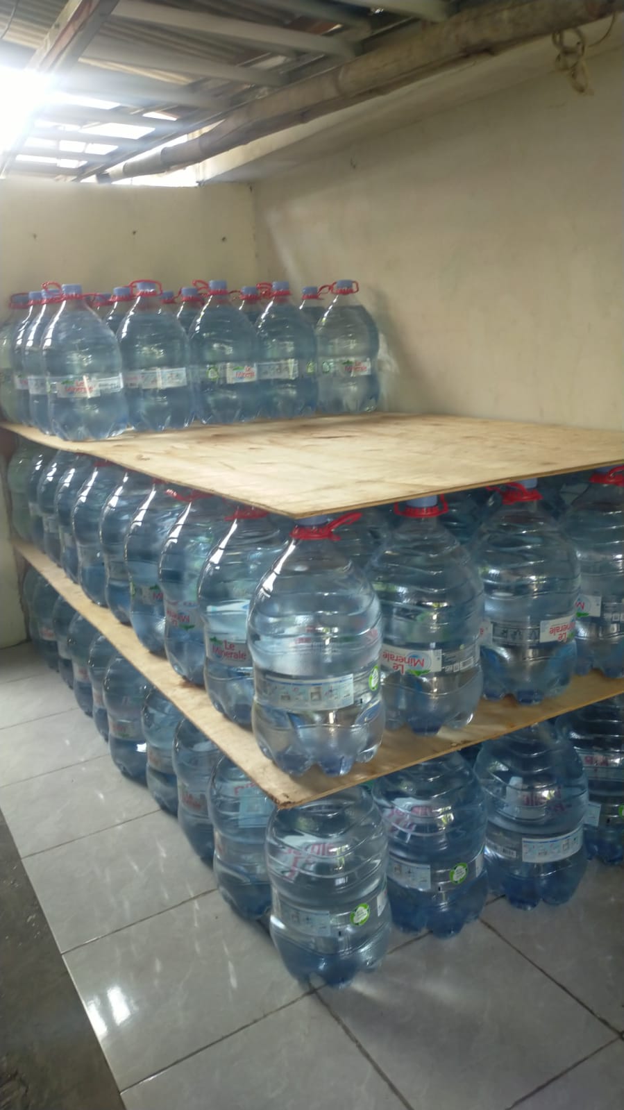 Toko depo air banyu ngombe