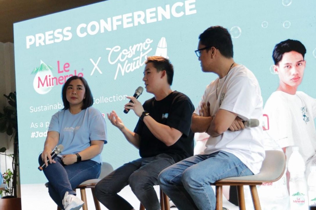 Ajak Generasi Muda Terapkan Sustainable Lifestyle, Le Minerale Gandeng Cosmonauts Luncurkan Baju Dengan Kandungan Plastik Daur Ulang