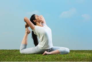 5 Gerakan Olahraga Yoga yang Bisa Menurunkan Berat Badan