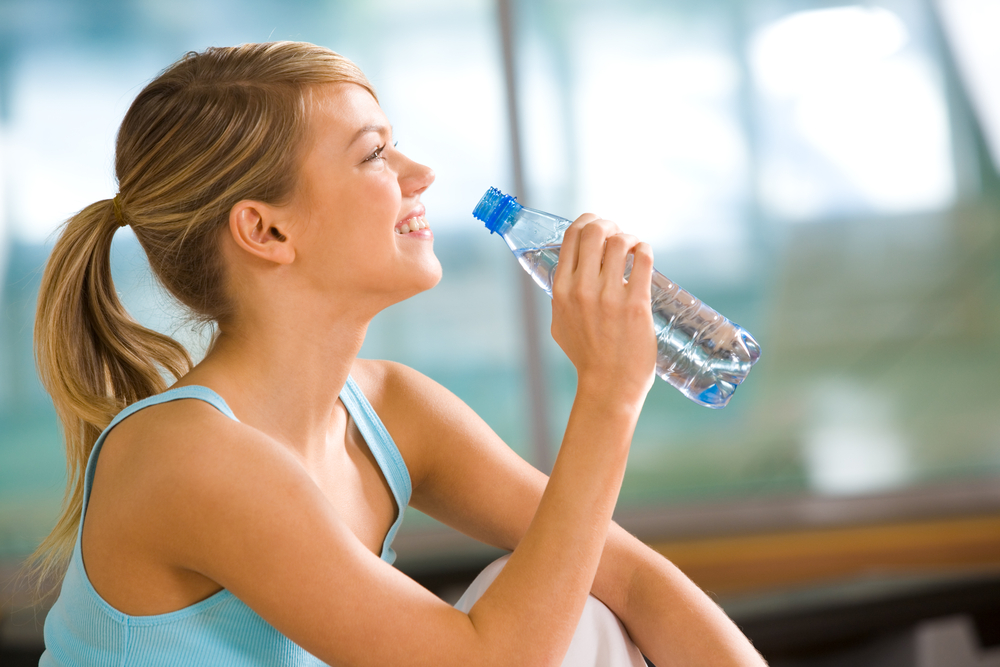 5 Manfaat Minum Air Mineral Setelah Olahraga yang Jarang Diketahui Orang