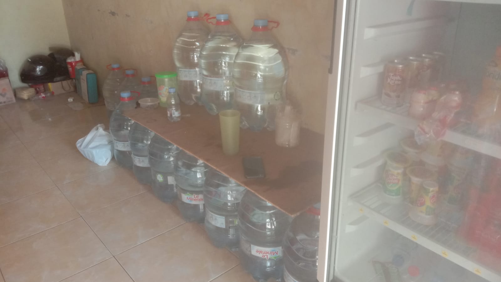 Agen Galon Le Minerale Riva Qua