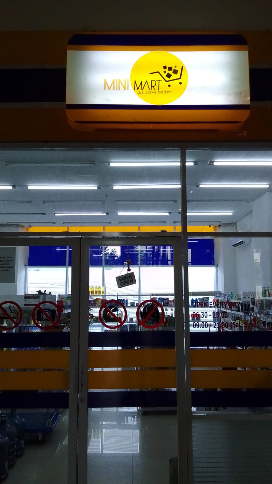 Minimart mahogany